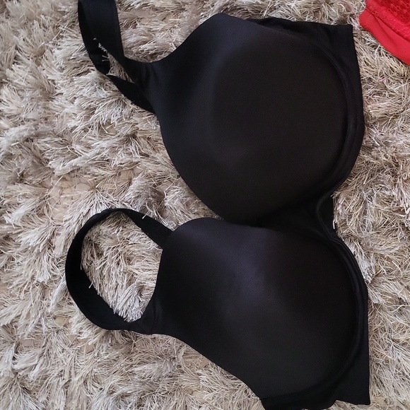 Bundle Cacique Black, Pink, and Red Bra Set - Picture 6 of 12